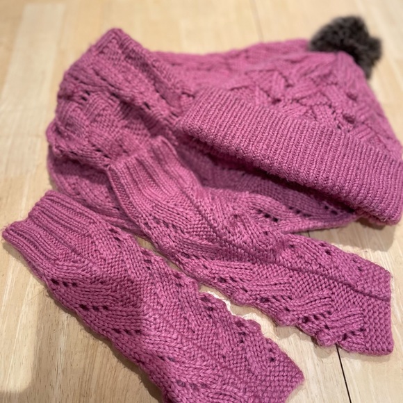 Pink Gap Winter Set- Circle Scarf, Hat & Mittens - Picture 7 of 7